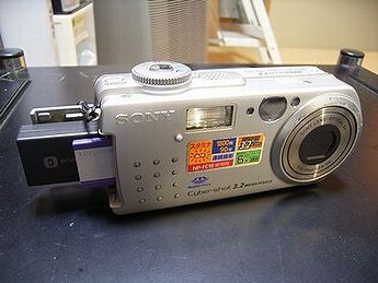 SONY DSC-P5