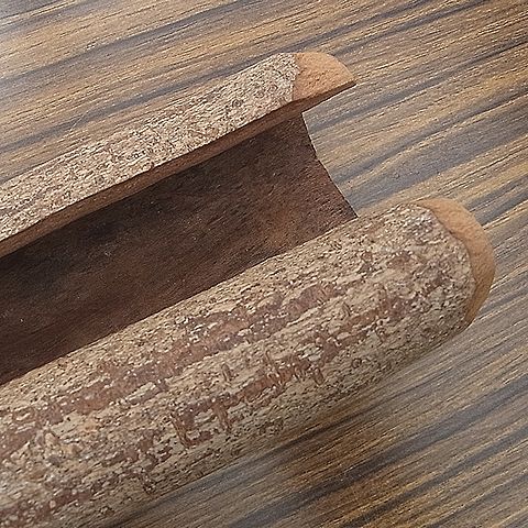 ニッケイの樹皮、シナモン