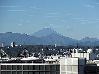 富士山と、丹沢山塊