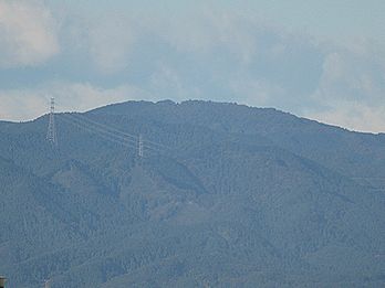 陣馬山(854m)