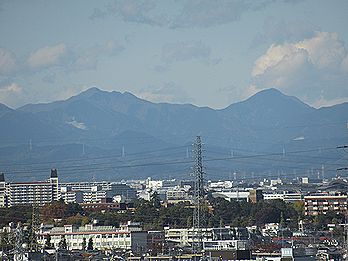 大持山(1294m)、武甲山(1304m)