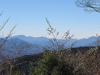 三つ峠山(1785m)、本社ヶ丸(1630m)、滝子山(1590m)